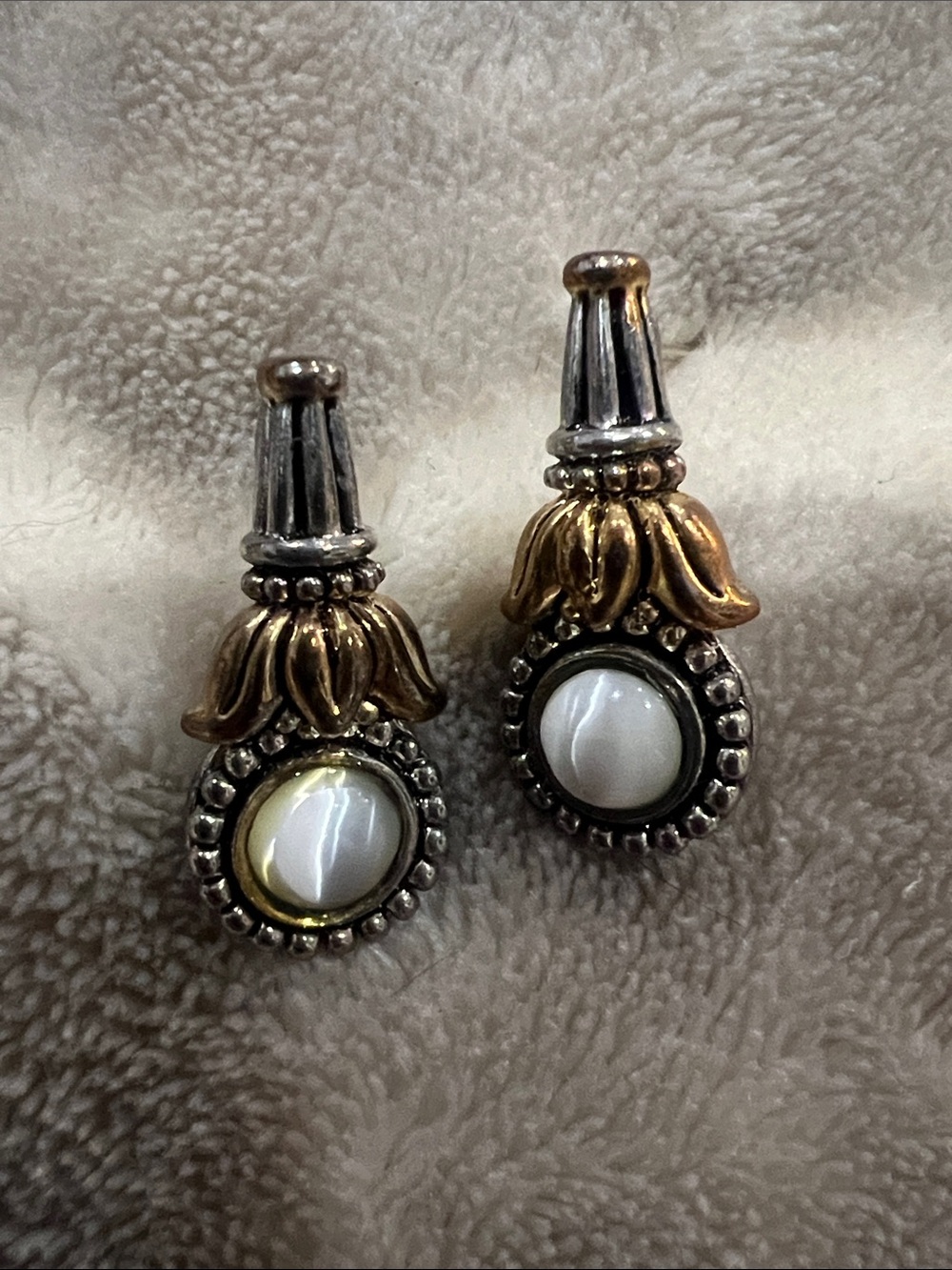 1928 revival style Vintage-Inspired Two-Tone Mother-of-Pearl Drop Earrings